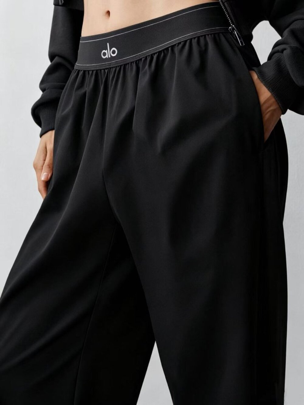 NWT💖🥰ALO Yoga Suit Up Black female Trouser (Regular) Makes you look taller - Picture 6 of 7